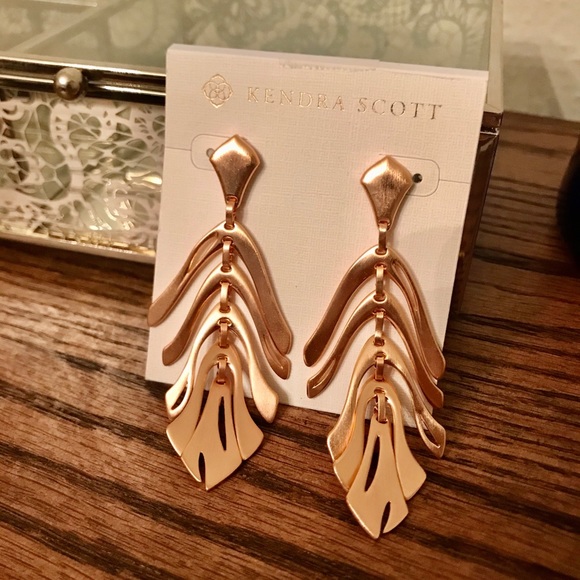Kendra Scott Luca Statement Earrings - Picture 1 of 1